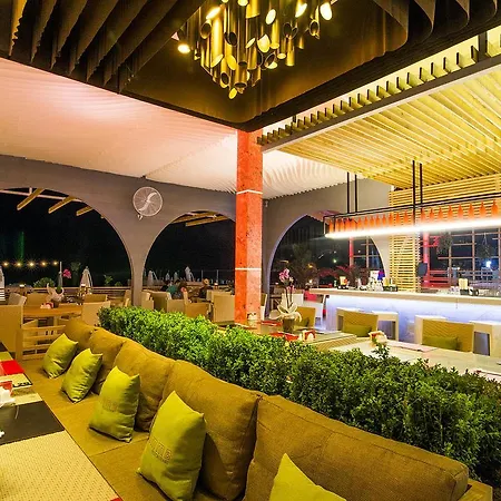 аркадия на первой линии от моря *